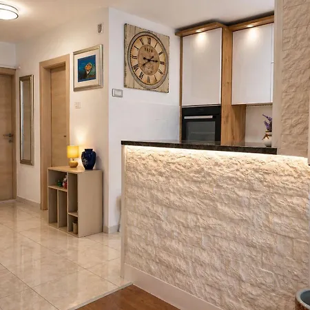 Slendt Zen Apartment